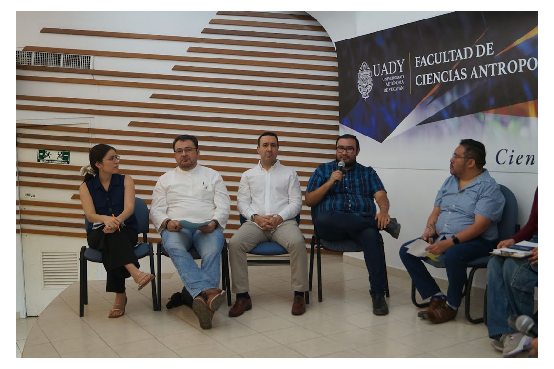 Coloquio Historiadoras e Historiadores Egresados uady_121